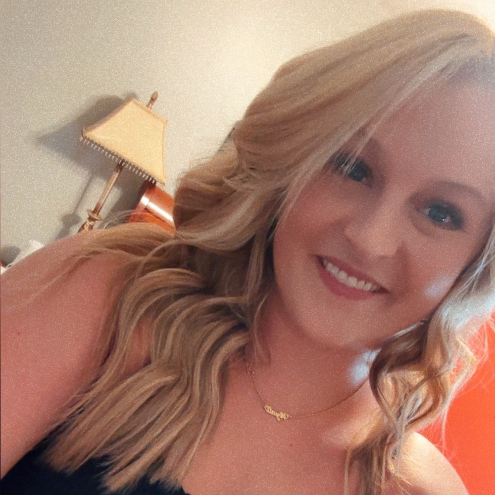 Meet your Posher, Lauren